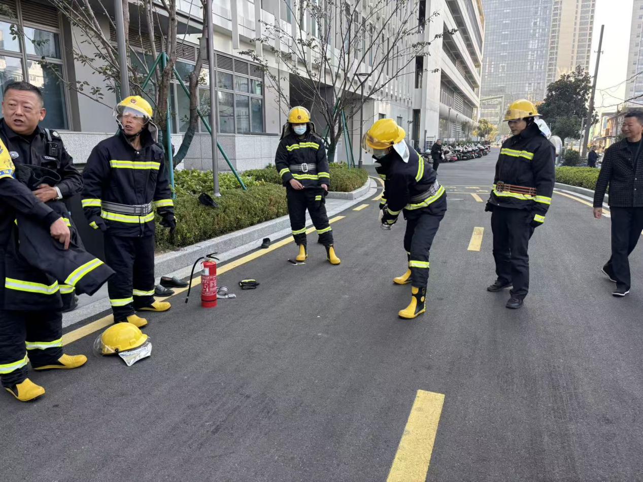 81d4c12693c9c941d61da055e782e734